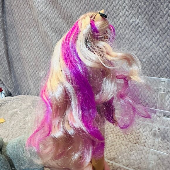 Monster High's Clawdeen Wolf Doll - Picture 7 of 8